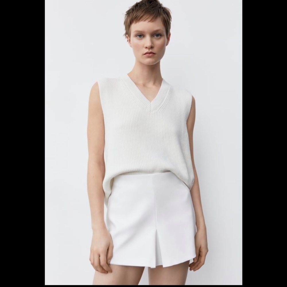 Size M white skort from Zara